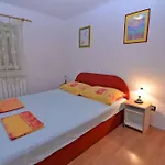 In 33612 شقة Veli Lošinj