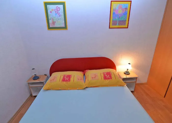 Appartamento In 33612 Lussingrande